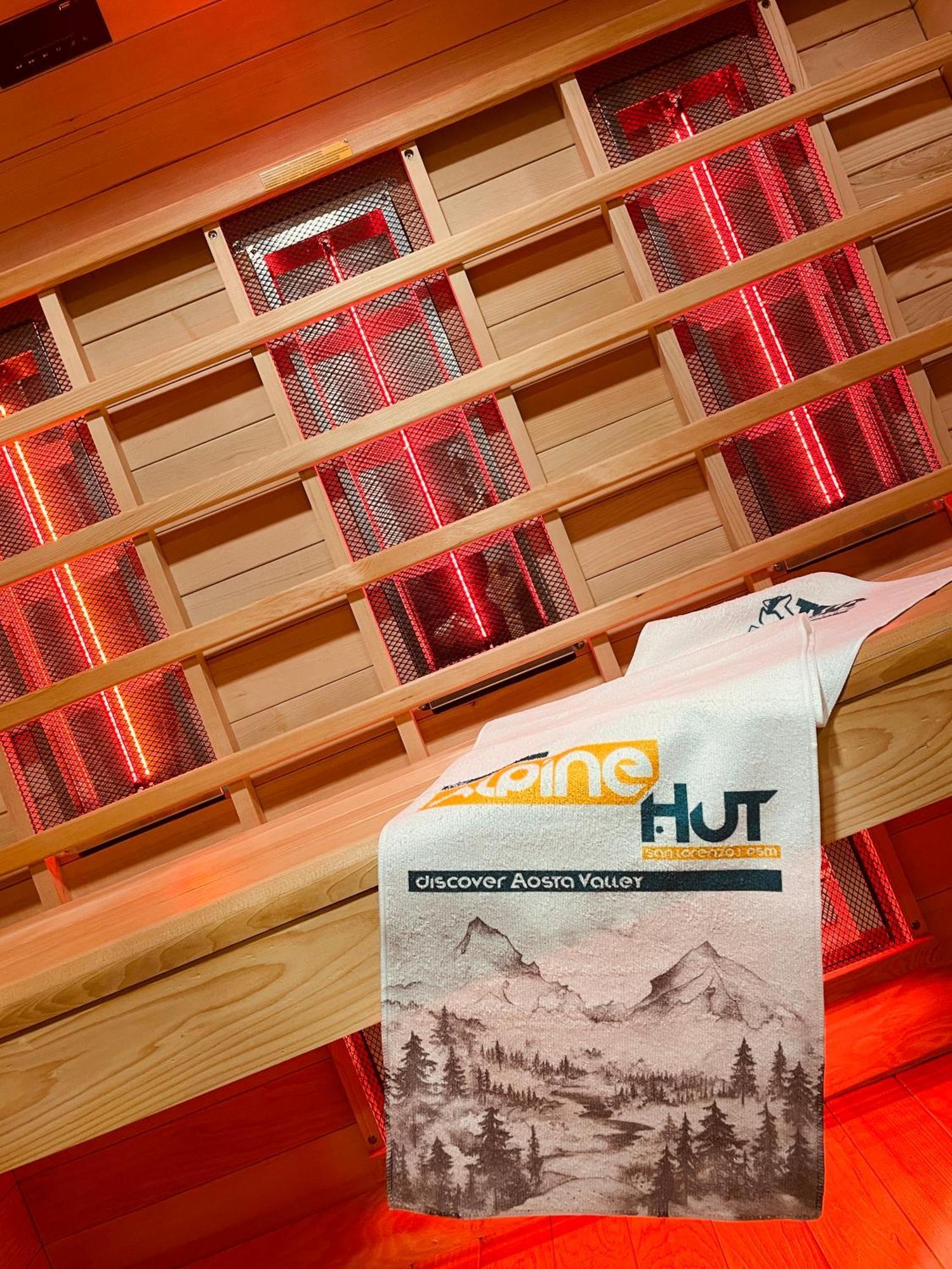 Alpine Hut Apartment ปอนต์-เซนต์-มาร์ติน ภายนอก รูปภาพ